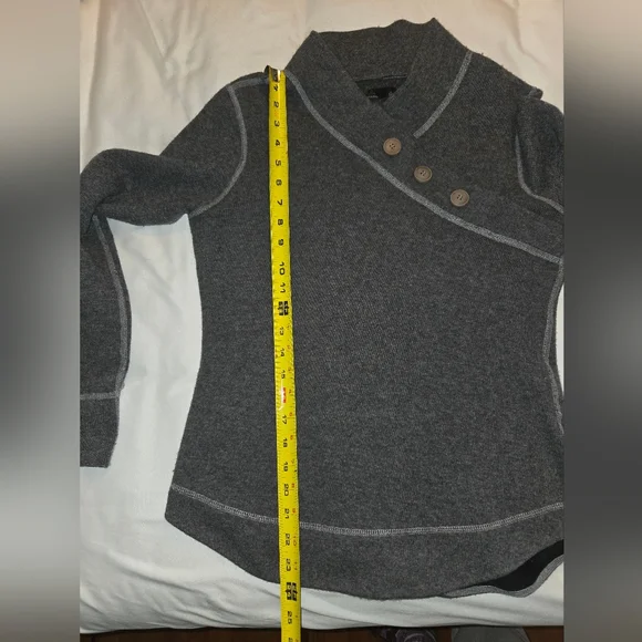 Prana Wool Blend Crossneck Sweater with Buttons And Contrast Stitching - Picture 5 of 6
